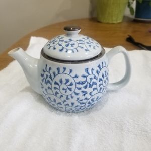 Authentic Japanese ceramic loose leaf tea pot